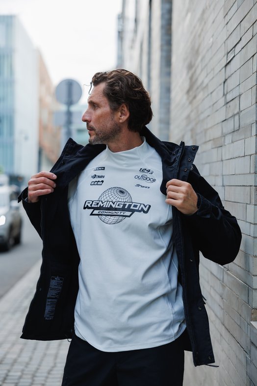 Remington Formula One White — практичный лонгслив для городского и спортивного гардероба